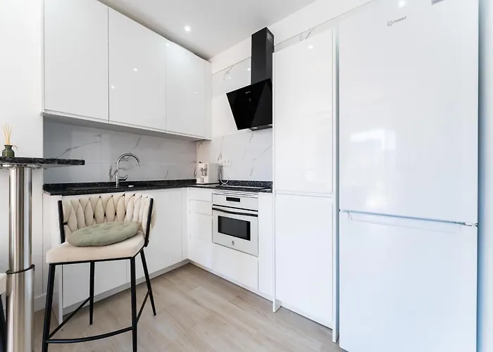 Charming Beachfront In Fuengirola Малага